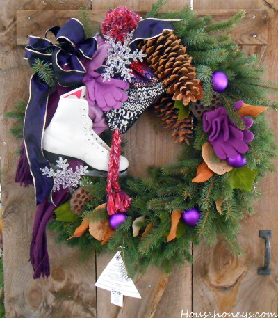 theme decorating for a wreath